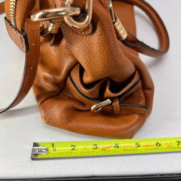 Chic Brown Leather Shoulder Bag - Picture 15 of 15